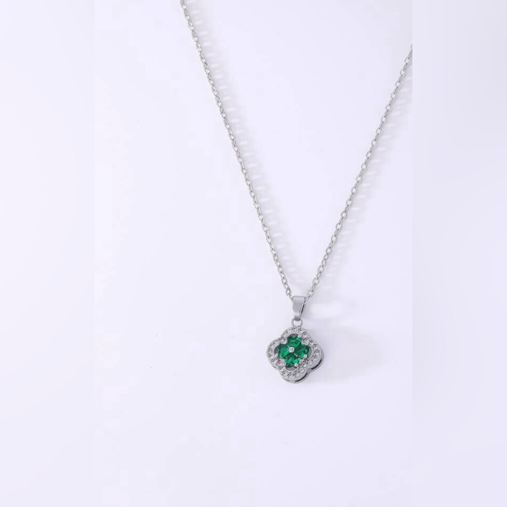 Green clover ANJALAI NECKLACE